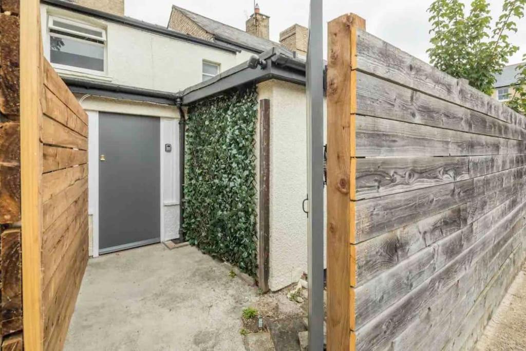 Cambridge 3 Bedroom Flat With Private Parking Exteriör bild